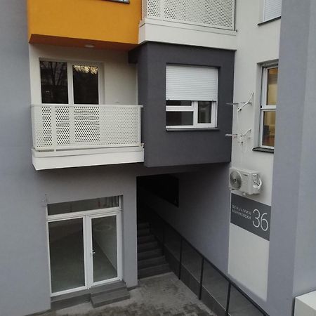 Green Apartment Skopje Bagian luar foto