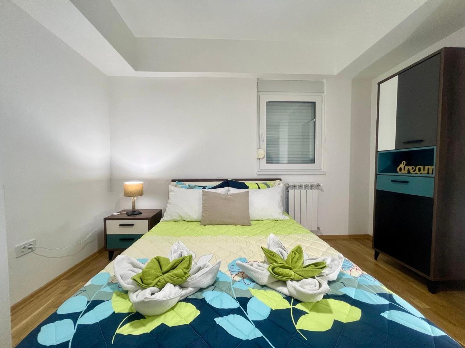 Green Apartment Skopje Bagian luar foto